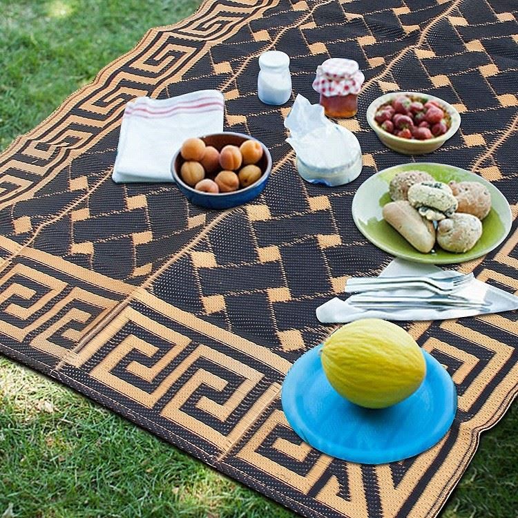 1-foldable picnic mat